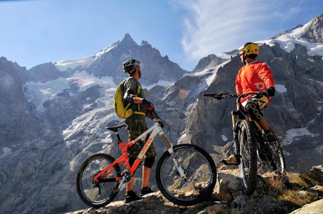 Chalet La Cachette Cyclists & Skiers Le Bourg-dʼOisans المظهر الخارجي الصورة