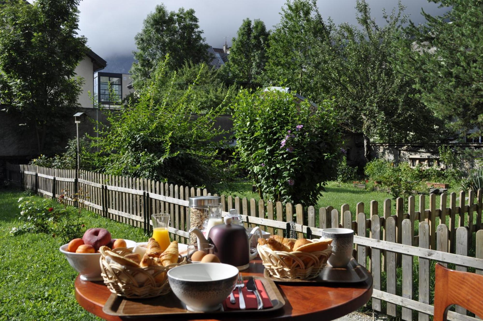 Chalet La Cachette Cyclists & Skiers Le Bourg-dʼOisans المظهر الخارجي الصورة